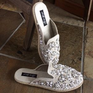 🍃💕NIB Naughty Monkey Jeweled Espadrille Mules